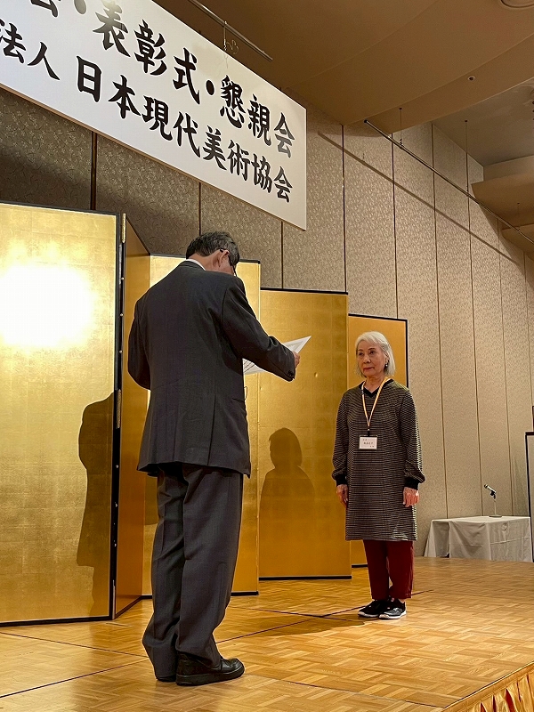 13 大阪市立美術館館長奨励賞 奥浦 光子 岩割道(ワイトゥイ) F50