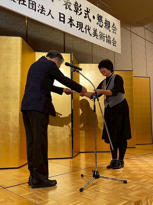 18 関西・大阪21世紀協会賞 雀 蜂子(香川 史子) 阿吽 F80