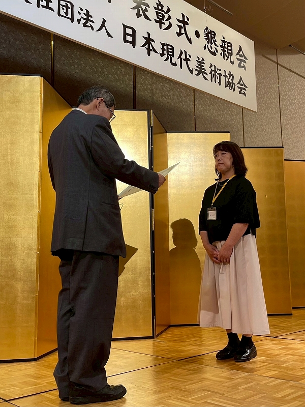 25 大阪画材賞 賴 久美子 あじさいの道 F50