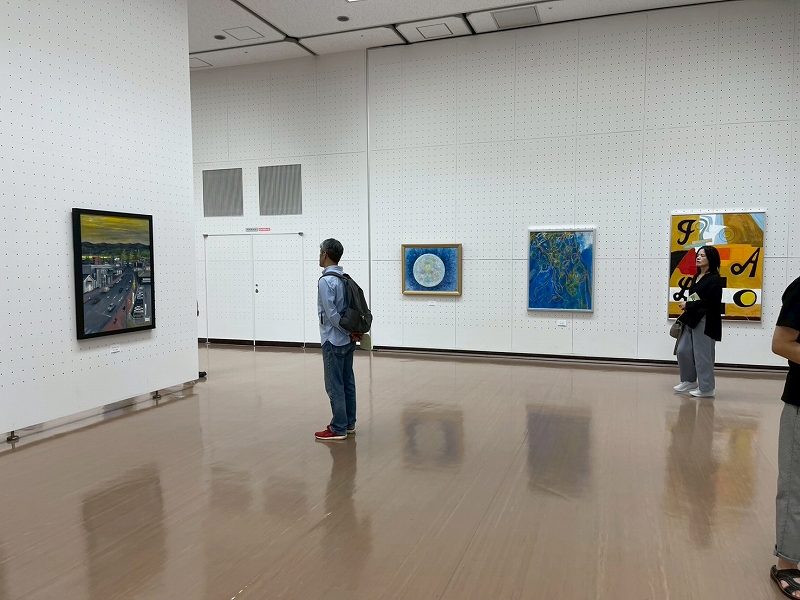 会場