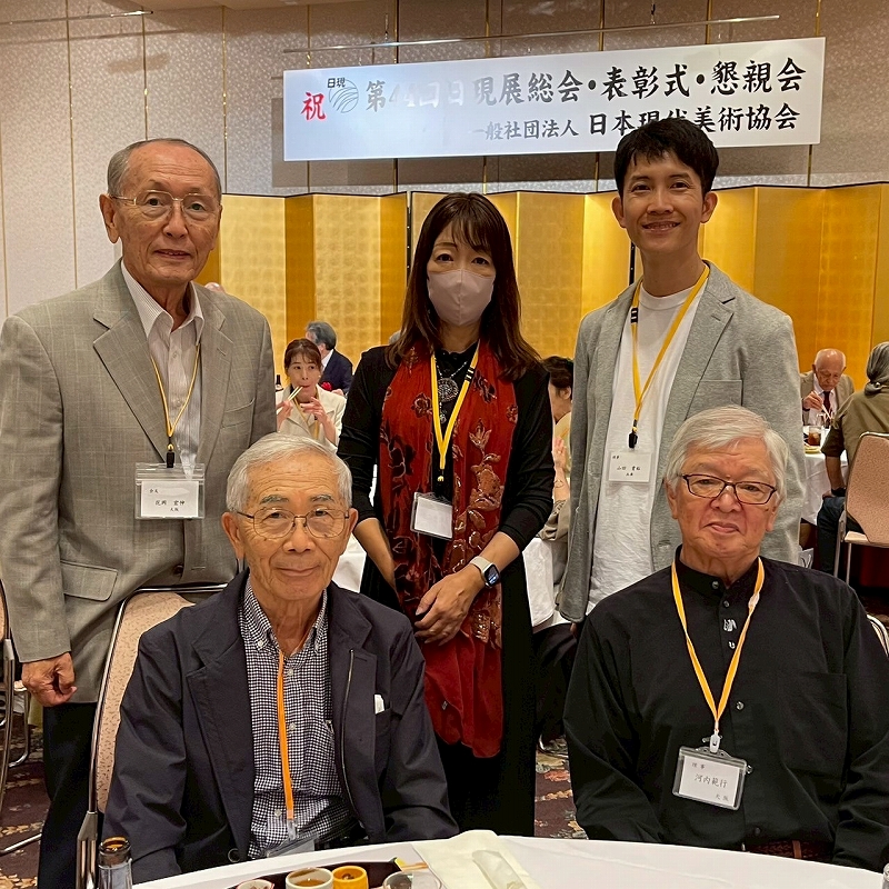 総会(テーブル写真)