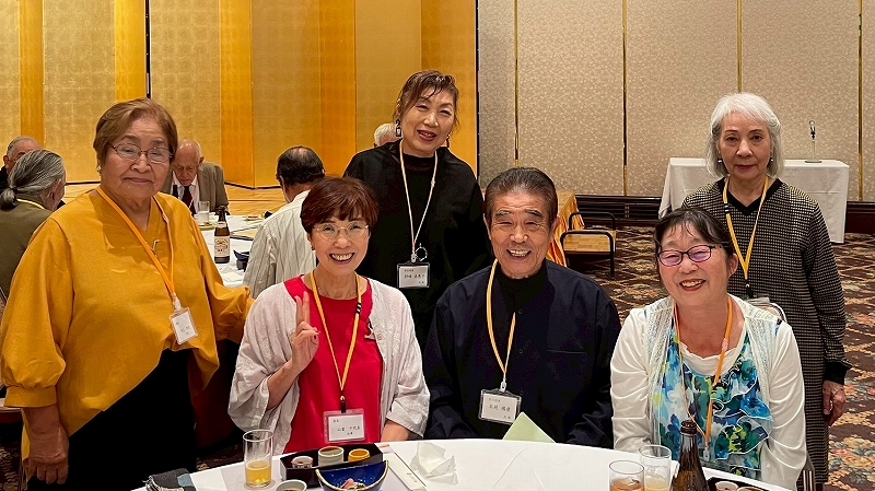 総会(テーブル写真)