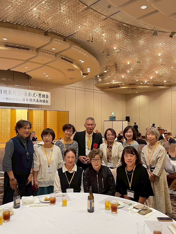 総会(テーブル写真)