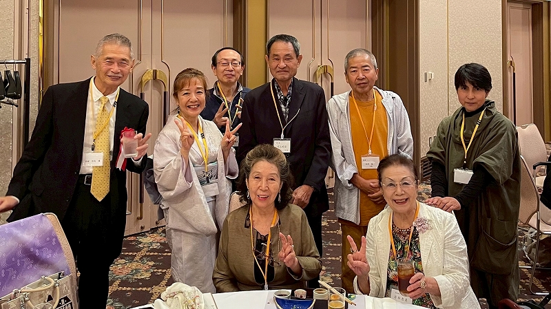総会(テーブル写真)