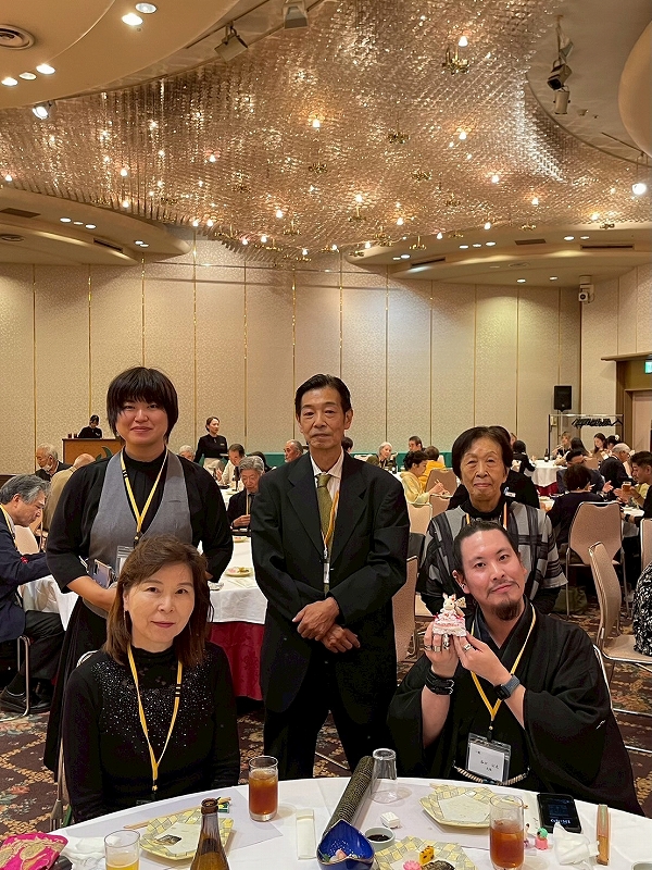 総会(テーブル写真)